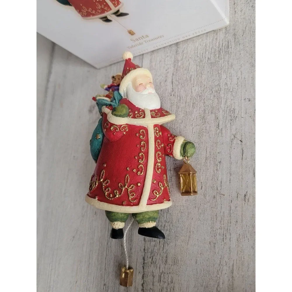 Hallmark 2006 Santa Yuletide Treasures ornament Xmas magic‎